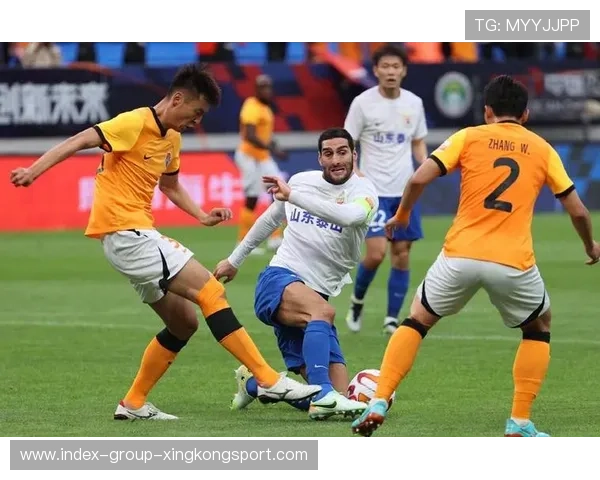 青岛海牛边路配合形成高效穿透口