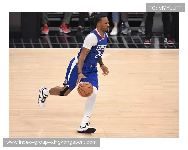 诺曼鲍威尔侧翼转换速度快,洛杉矶整体进攻更加顺滑