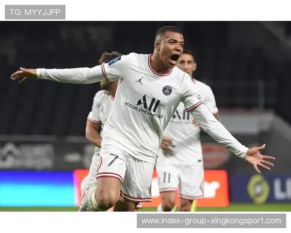 法甲夜景下的信心炸裂：姆巴佩点球稳健,大巴黎拿三分