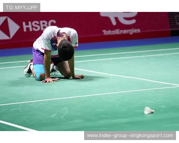 羽毛球决赛紧张到最后一分令人窒息——在喧嚣中寻找支点的瞬间